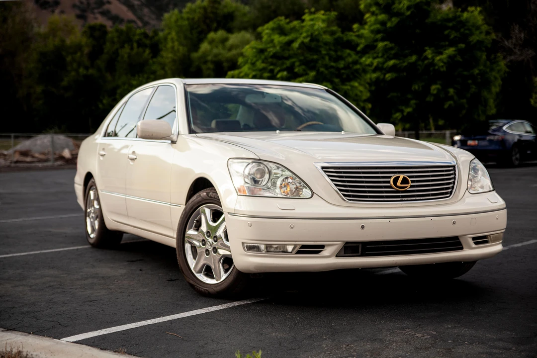 2004 Lexus LS 3rd Gen - Image 12 of 31