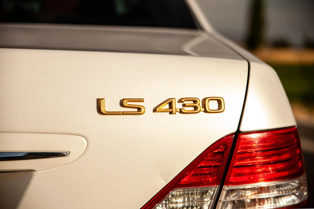 2004 Lexus LS 3rd Gen - Image 21 of 31