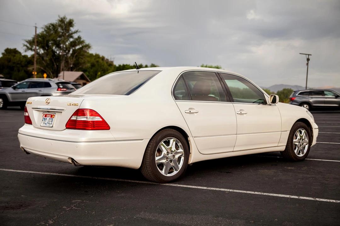 2004 Lexus LS 3rd Gen - Image 4 of 31