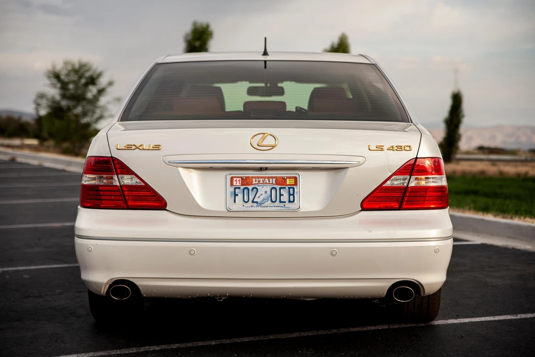 2004 Lexus LS 3rd Gen - Image 5 of 31
