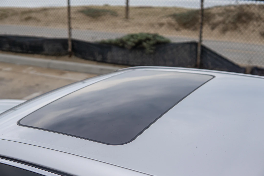 2004 Lexus LS 3rd Gen - Image 15 of 31
