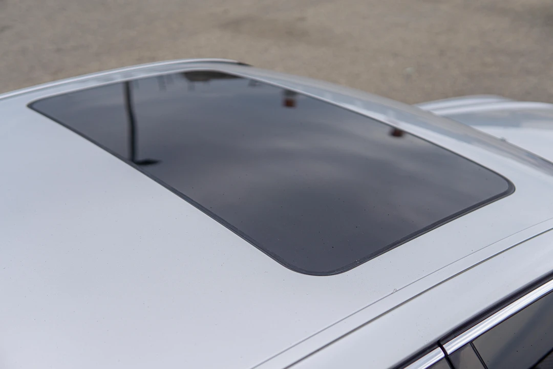 2004 Lexus LS 3rd Gen - Image 22 of 31