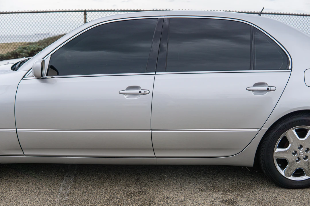 2004 Lexus LS 3rd Gen - Image 16 of 31