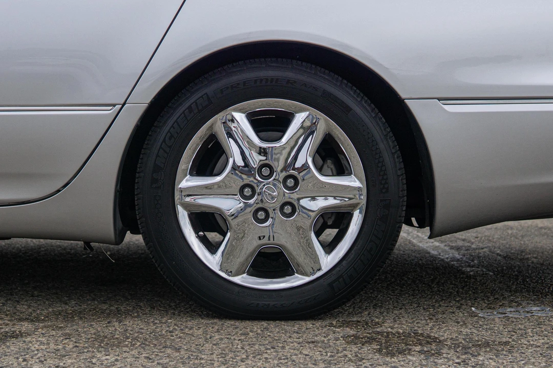 2004 Lexus LS 3rd Gen - Image 26 of 31