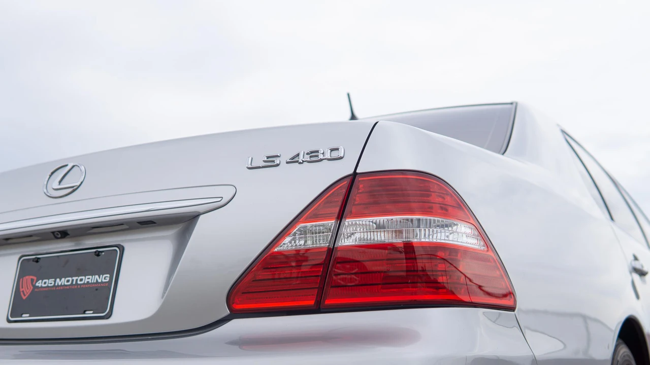 2004 Lexus LS 3rd Gen - Image 20 of 31