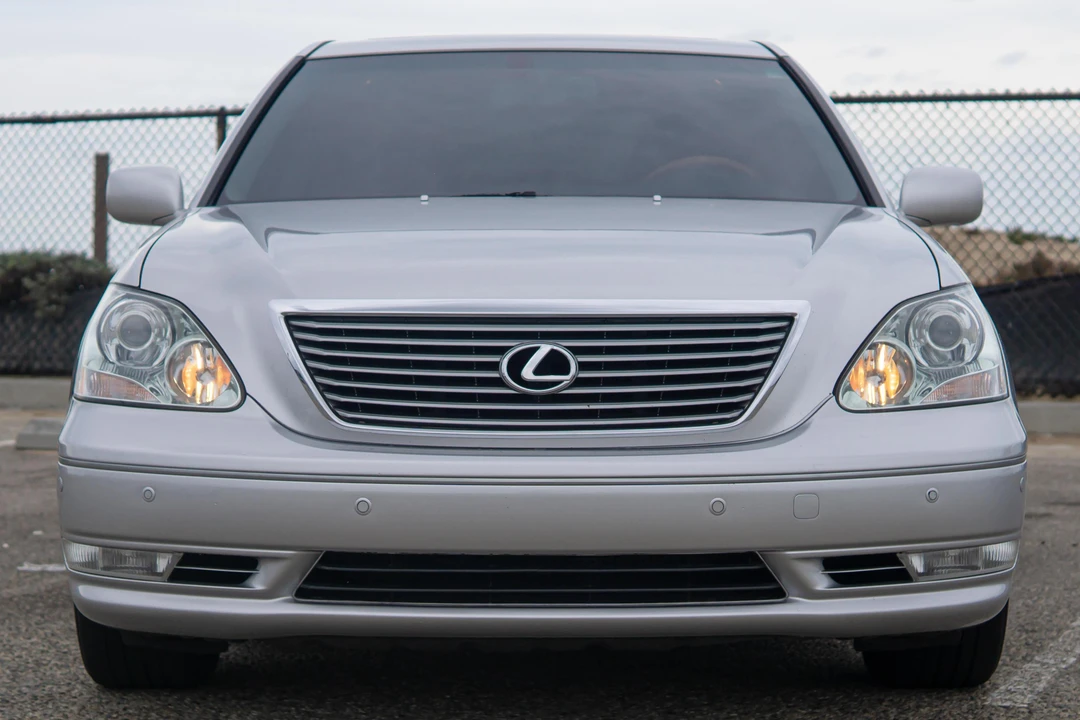 2004 Lexus LS 3rd Gen - Image 2 of 31