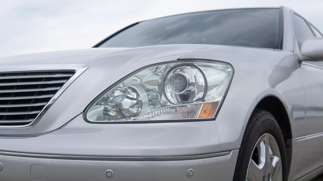2004 Lexus LS 3rd Gen - Image 12 of 31