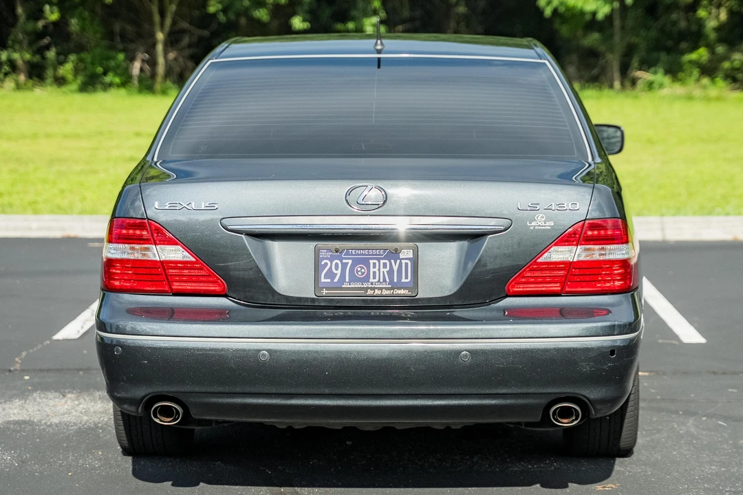 2004 Lexus LS 3rd Gen - Image 5 of 31