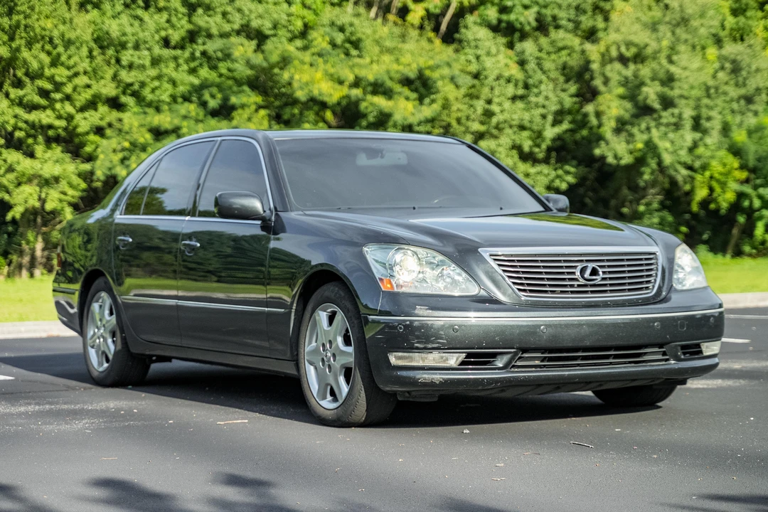 2004 Lexus LS 3rd Gen - Image 12 of 31