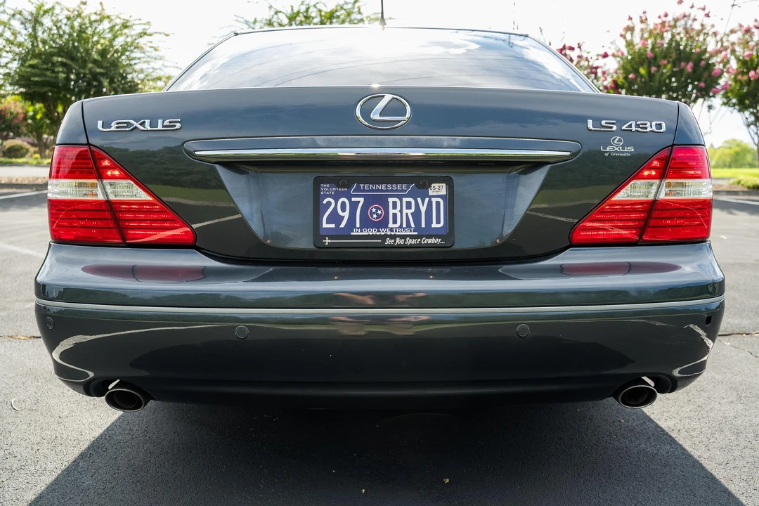 2004 Lexus LS 3rd Gen - Image 9 of 31