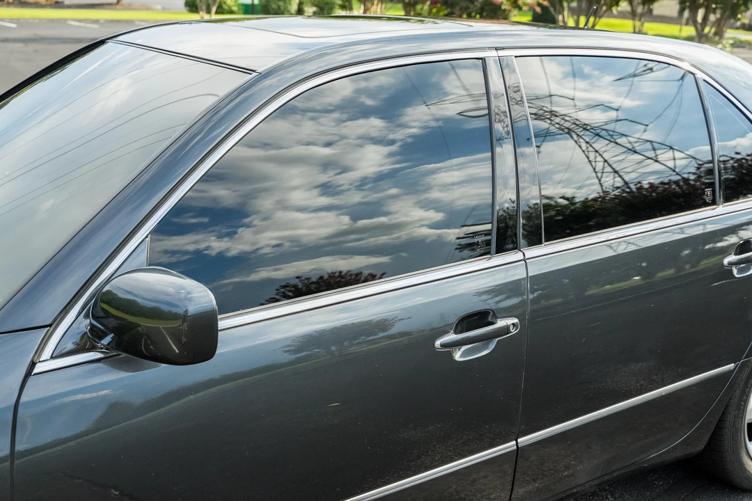2004 Lexus LS 3rd Gen - Image 16 of 31