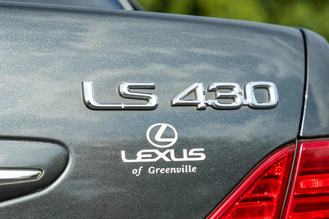 2004 Lexus LS 3rd Gen - Image 24 of 31