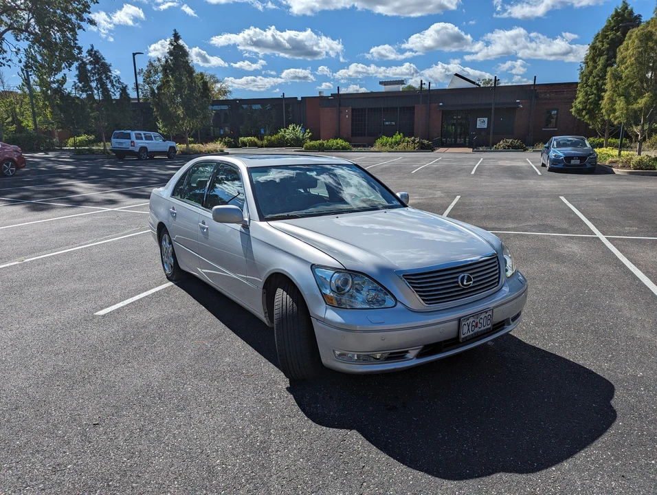 2004 Lexus LS 3rd Gen - Image 18 of 31