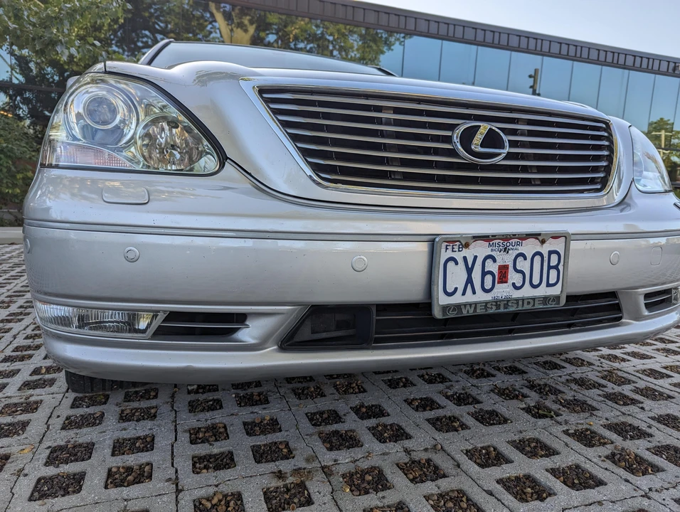 2004 Lexus LS 3rd Gen - Image 20 of 31