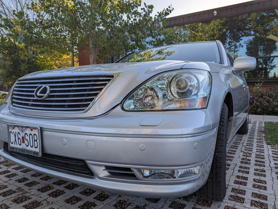 2004 Lexus LS 3rd Gen - Image 21 of 31