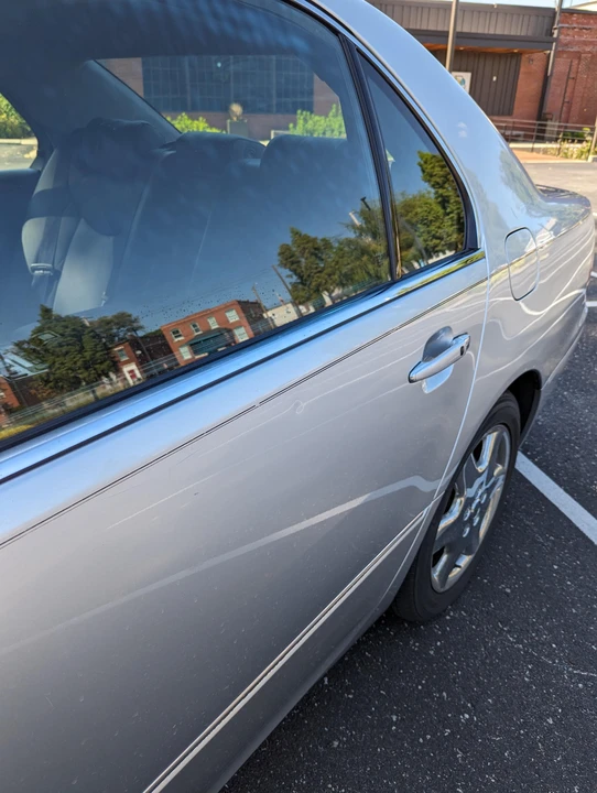 2004 Lexus LS 3rd Gen - Image 23 of 31