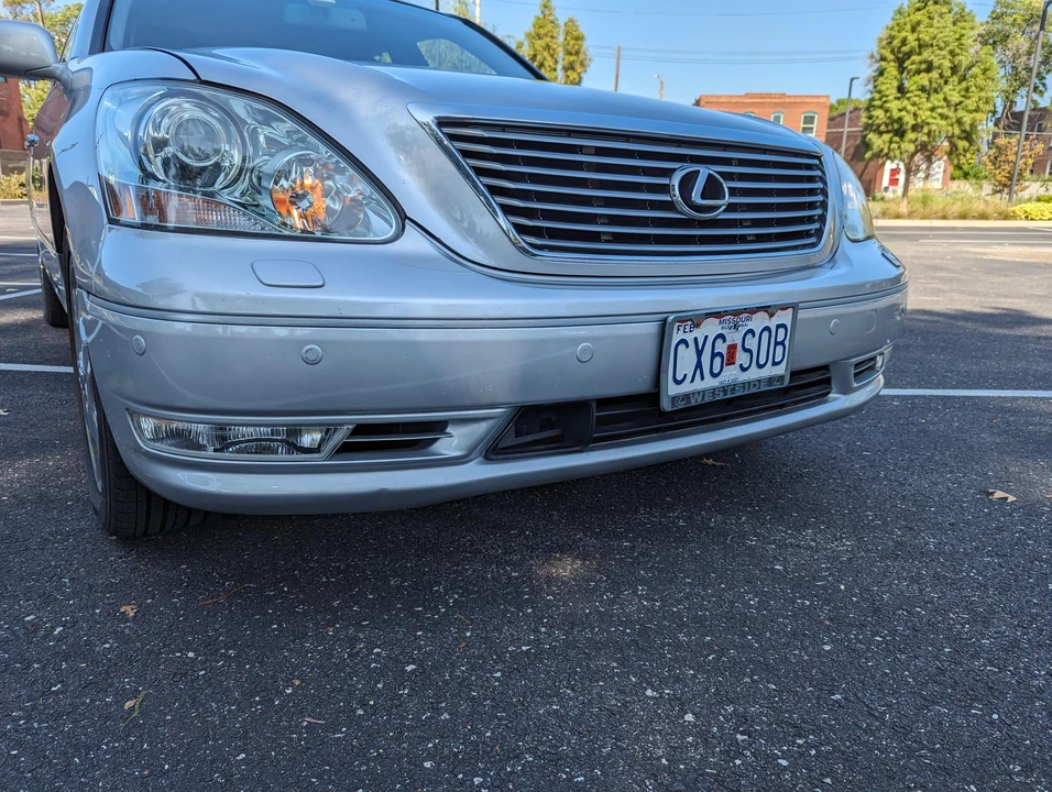 2004 Lexus LS 3rd Gen - Image 19 of 31
