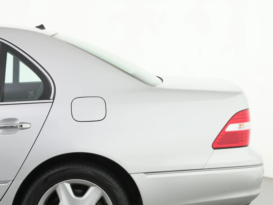 2004 Lexus LS 3rd Gen - Image 20 of 31