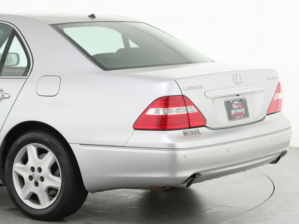 2004 Lexus LS 3rd Gen - Image 21 of 31