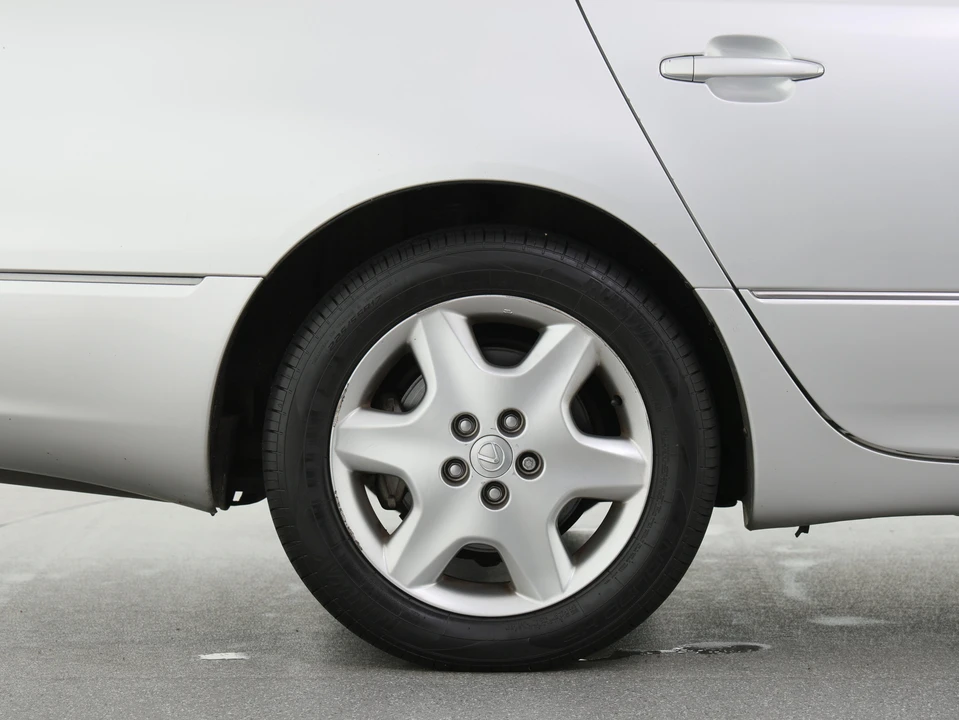 2004 Lexus LS 3rd Gen - Image 31 of 31