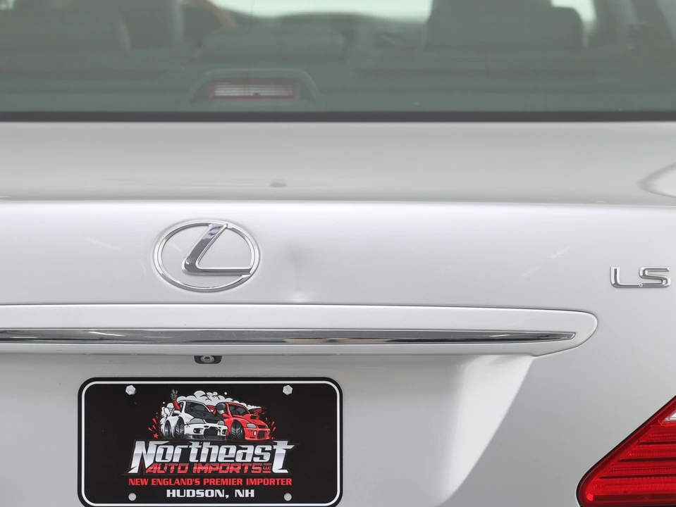 2004 Lexus LS 3rd Gen - Image 22 of 31