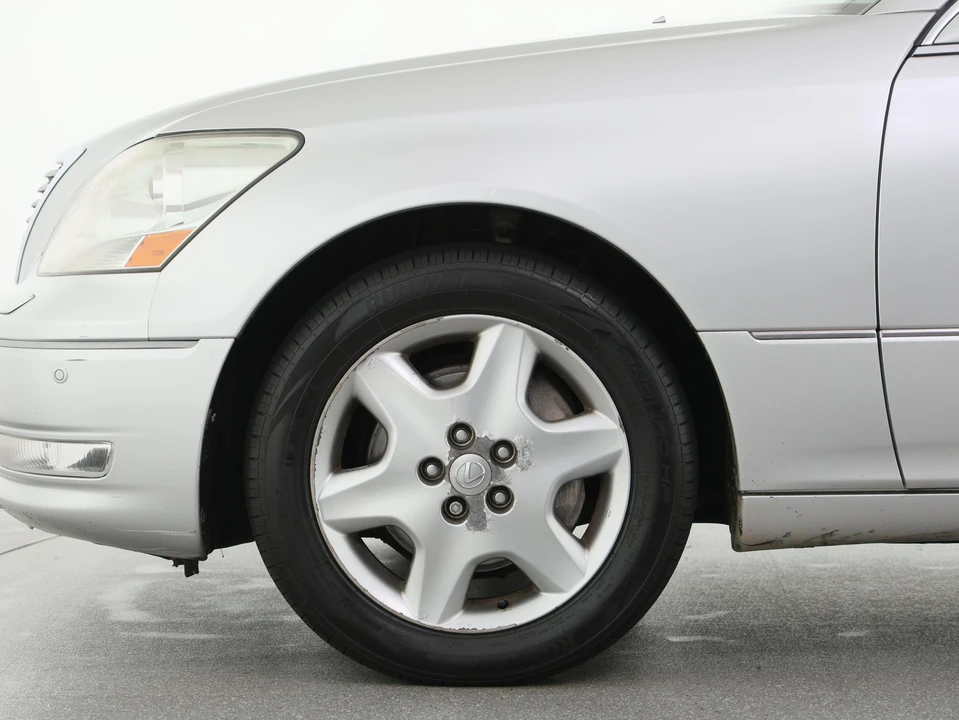 2004 Lexus LS 3rd Gen - Image 28 of 31