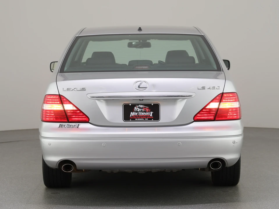 2004 Lexus LS 3rd Gen - Image 11 of 31