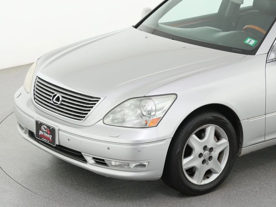2004 Lexus LS 3rd Gen - Image 15 of 31