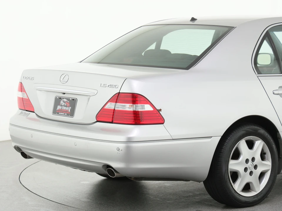 2004 Lexus LS 3rd Gen - Image 24 of 31