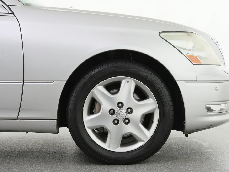 2004 Lexus LS 3rd Gen - Image 29 of 31