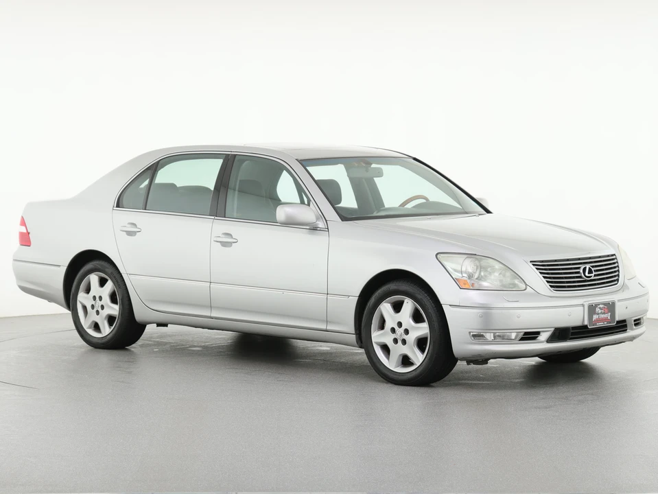 2004 Lexus LS 3rd Gen - Image 13 of 31