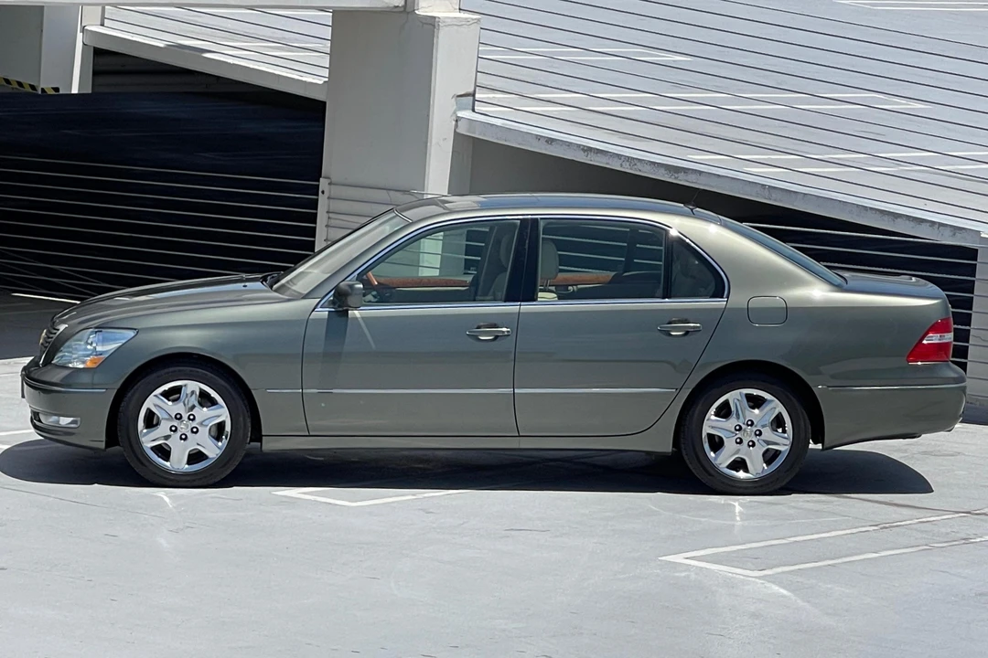 2004 Lexus LS 3rd Gen - Image 3 of 31