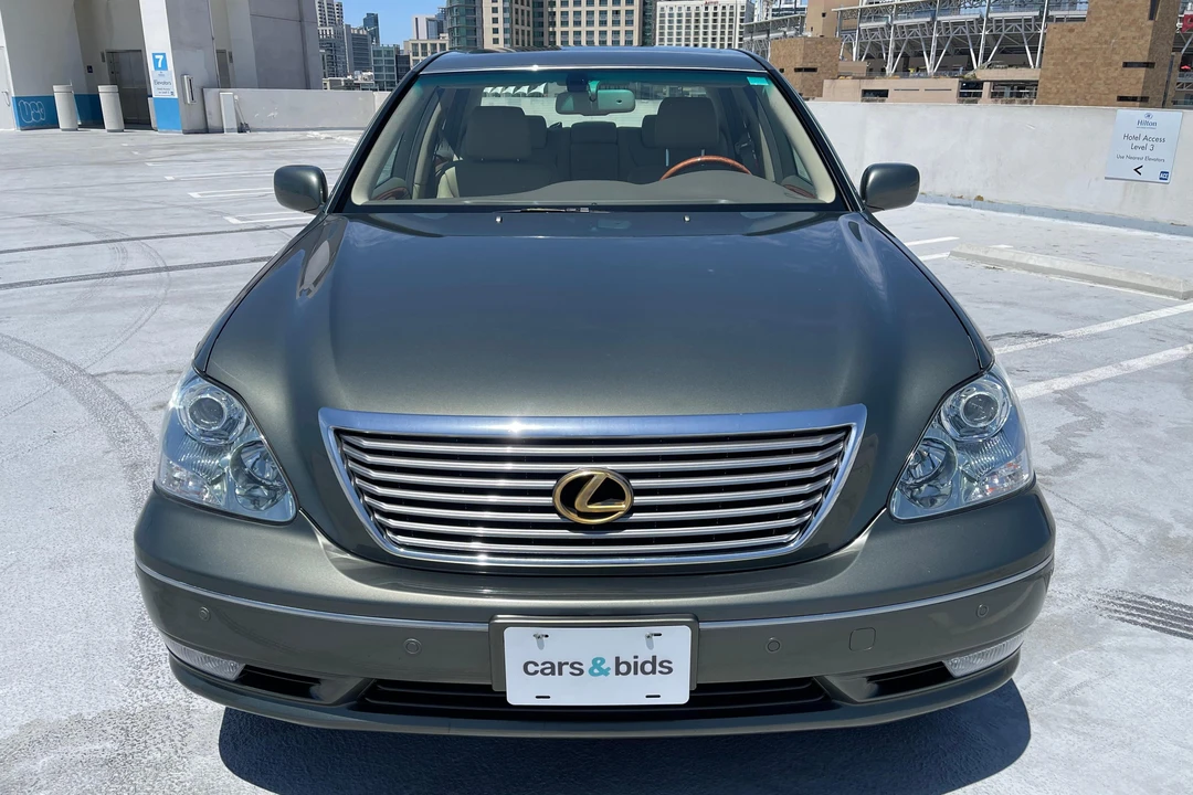 2004 Lexus LS 3rd Gen - Image 2 of 31