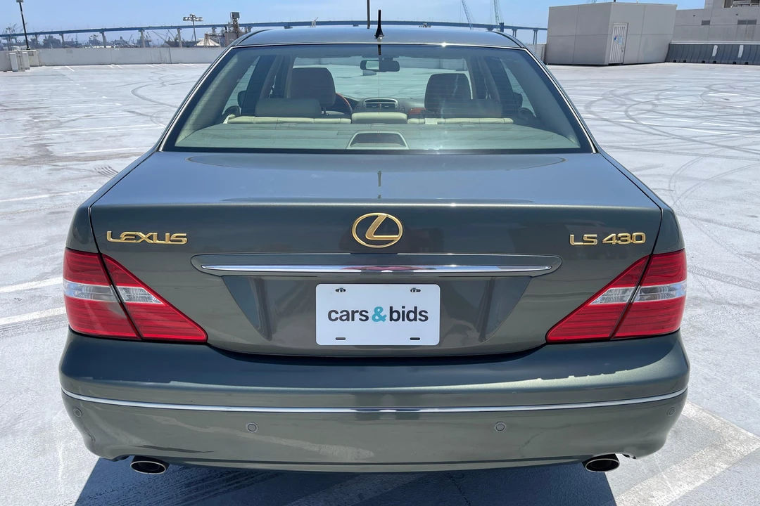2004 Lexus LS 3rd Gen - Image 5 of 31
