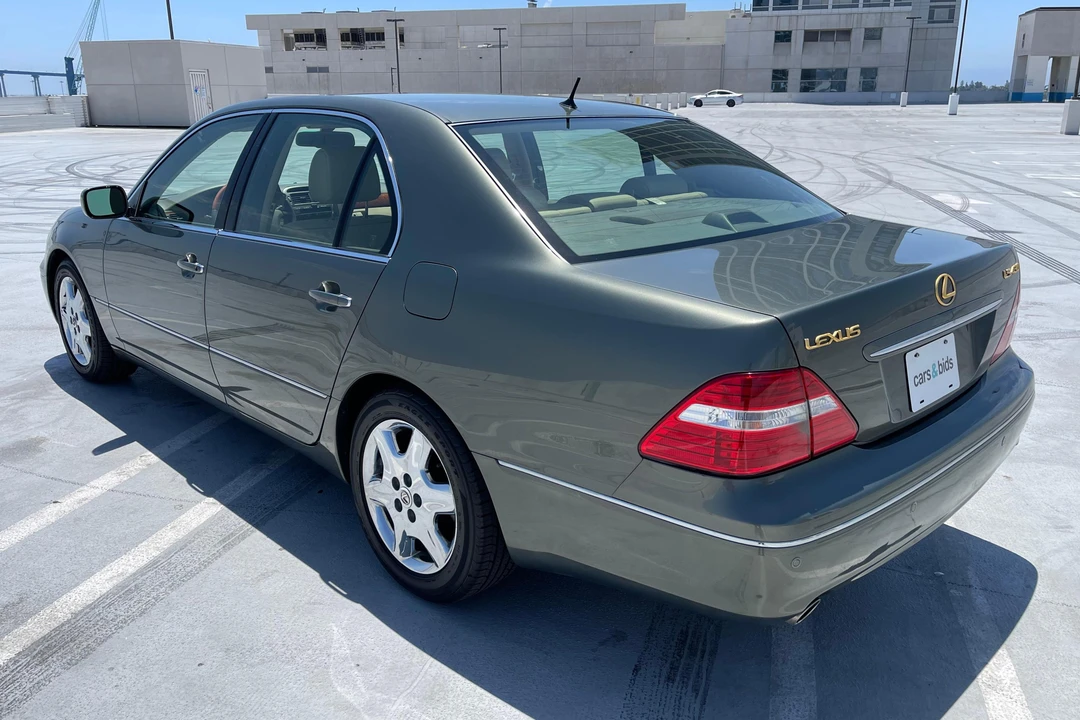 2004 Lexus LS 3rd Gen - Image 4 of 31
