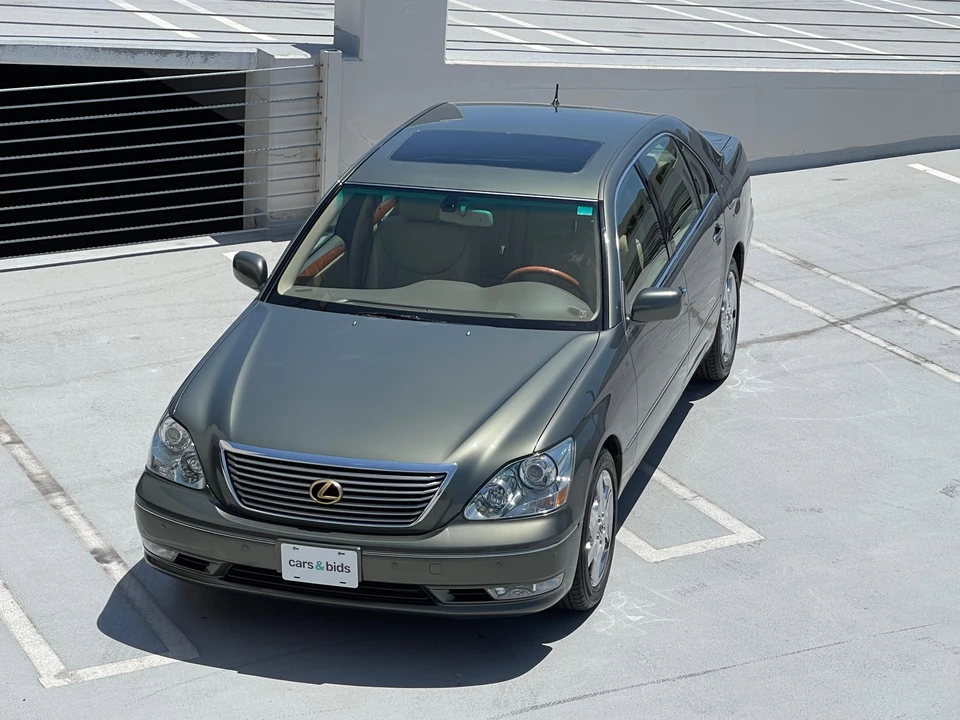 2004 Lexus LS 3rd Gen - Image 7 of 31