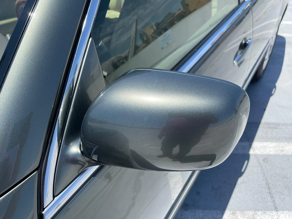 2004 Lexus LS 3rd Gen - Image 23 of 31