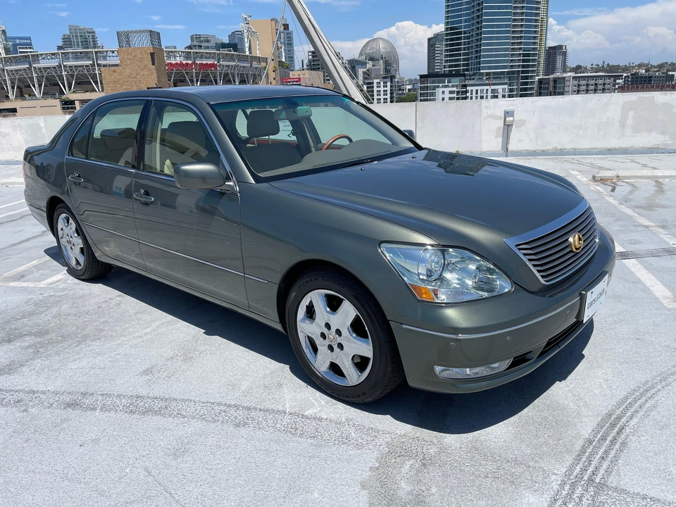 2004 Lexus LS 3rd Gen - Image 17 of 31