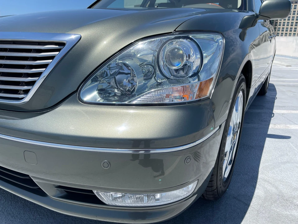 2004 Lexus LS 3rd Gen - Image 21 of 31