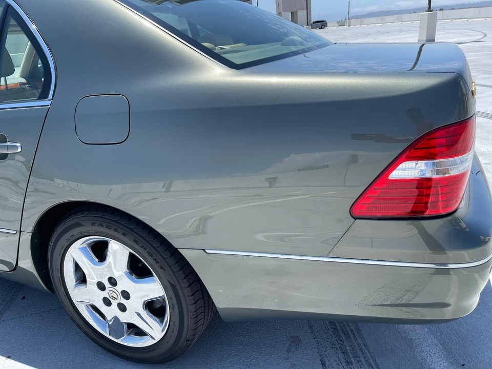 2004 Lexus LS 3rd Gen - Image 28 of 31