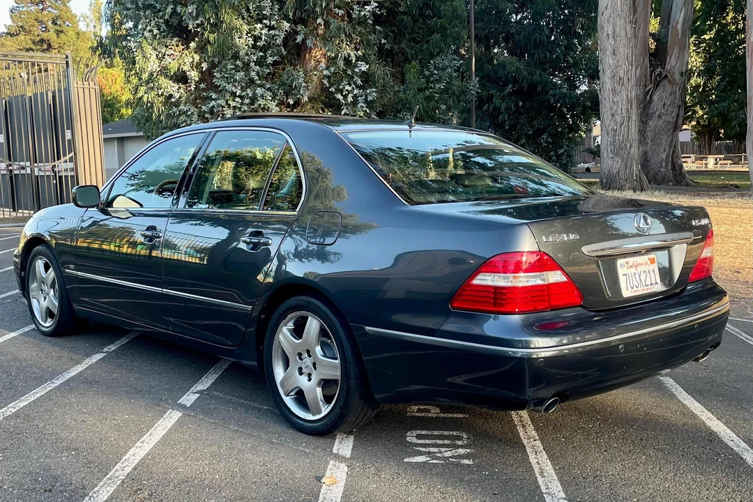 2004 Lexus LS 3rd Gen - Image 4 of 31