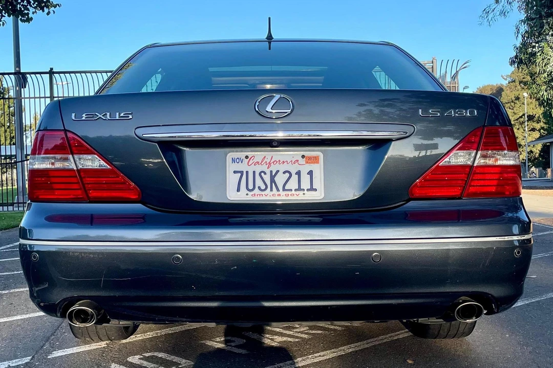2004 Lexus LS 3rd Gen - Image 5 of 31