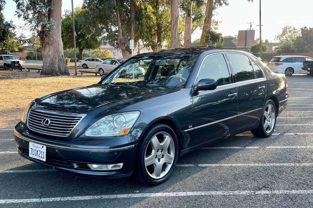 2004 Lexus LS 3rd Gen - Image 10 of 31