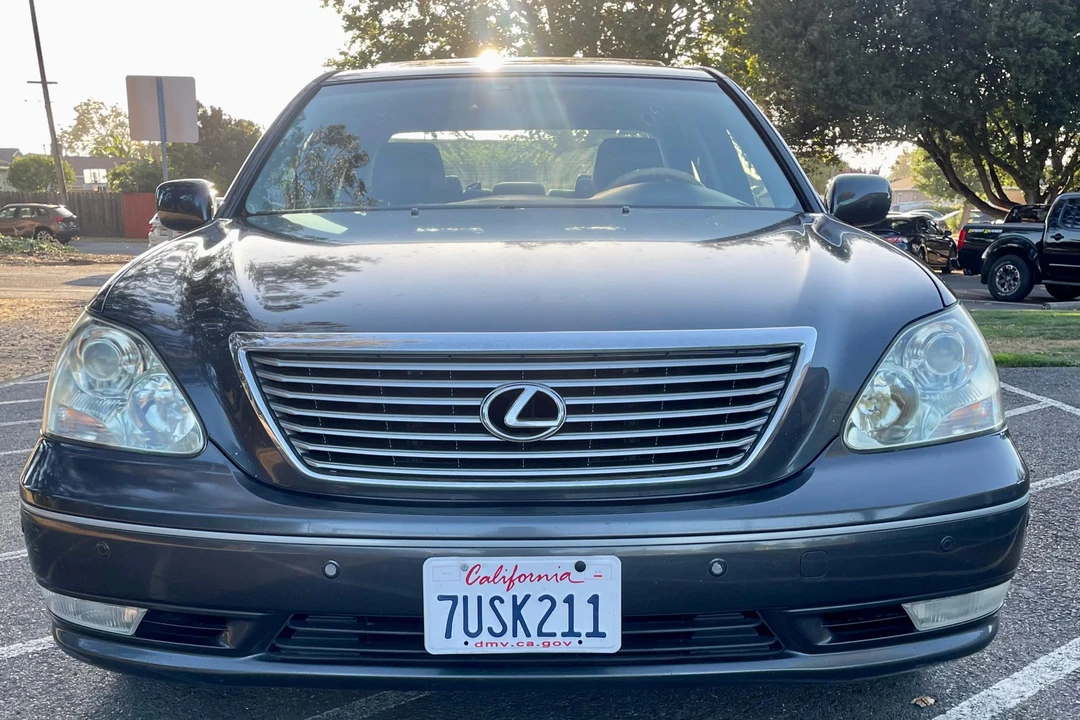 2004 Lexus LS 3rd Gen - Image 8 of 31