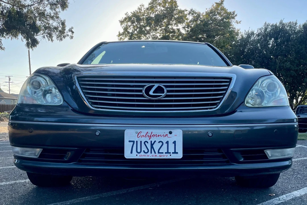 2004 Lexus LS 3rd Gen - Image 2 of 31