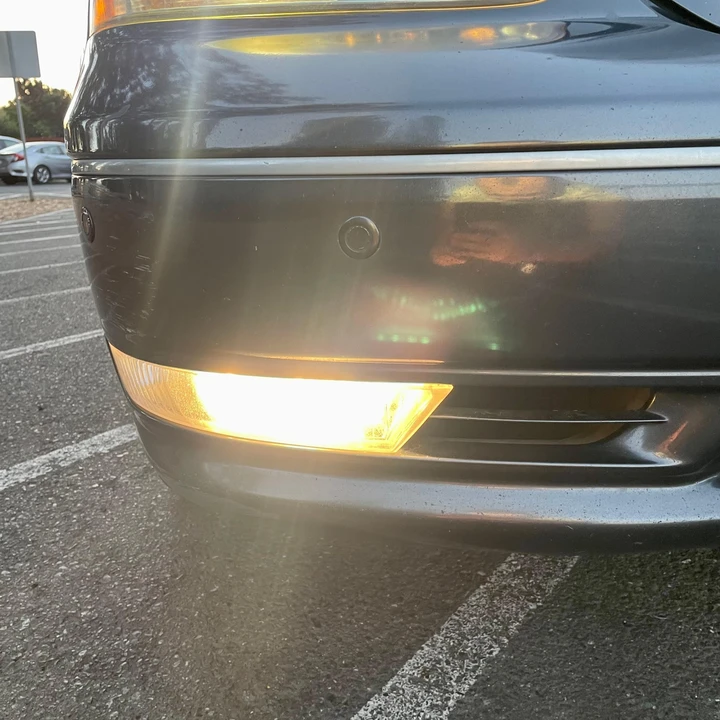 2004 Lexus LS 3rd Gen - Image 21 of 31