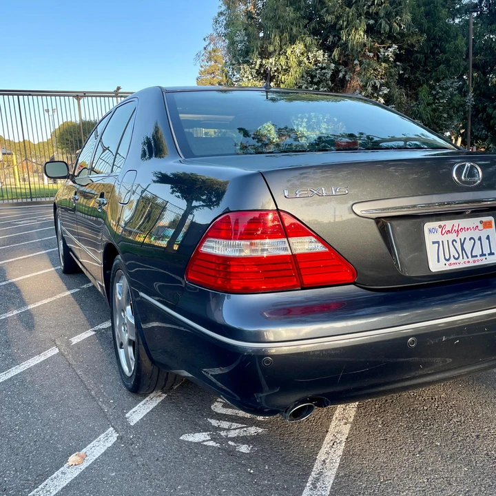 2004 Lexus LS 3rd Gen - Image 29 of 31