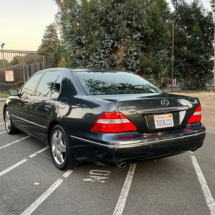 2004 Lexus LS 3rd Gen - Image 11 of 31