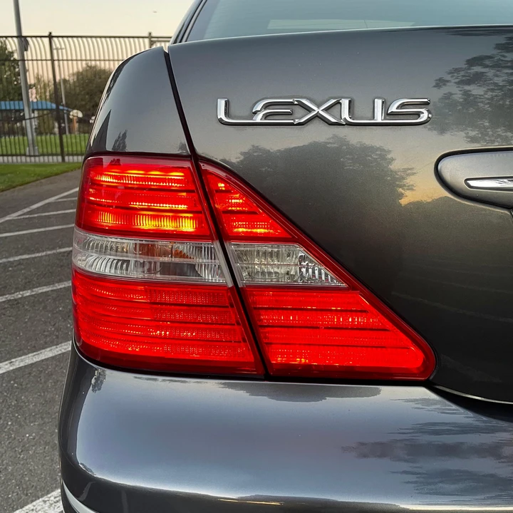 2004 Lexus LS 3rd Gen - Image 30 of 31