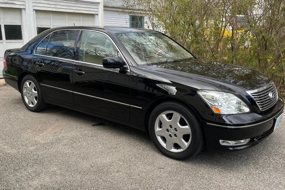 2004 Lexus LS 3rd Gen - Image 2 of 31